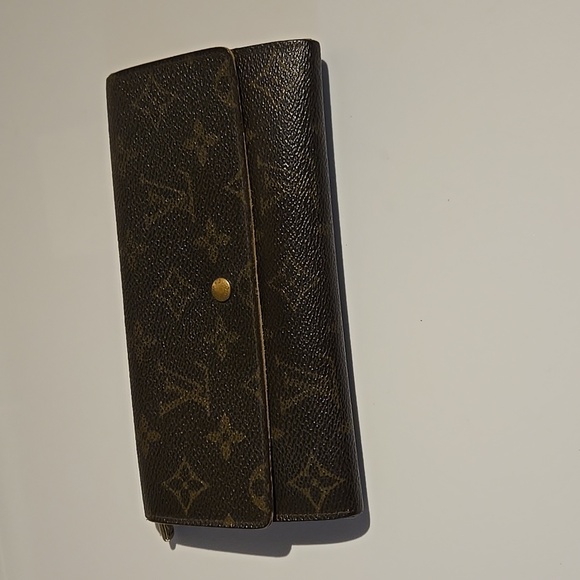 LV long wallet - Picture 2 of 16
